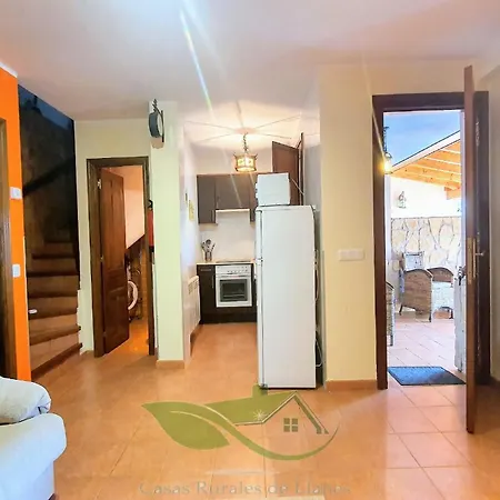 2 - Jardin Con Barbacoa Y Chimenea