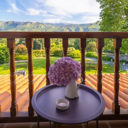 2 – Jardín Con Barbacoa Y Chimenea